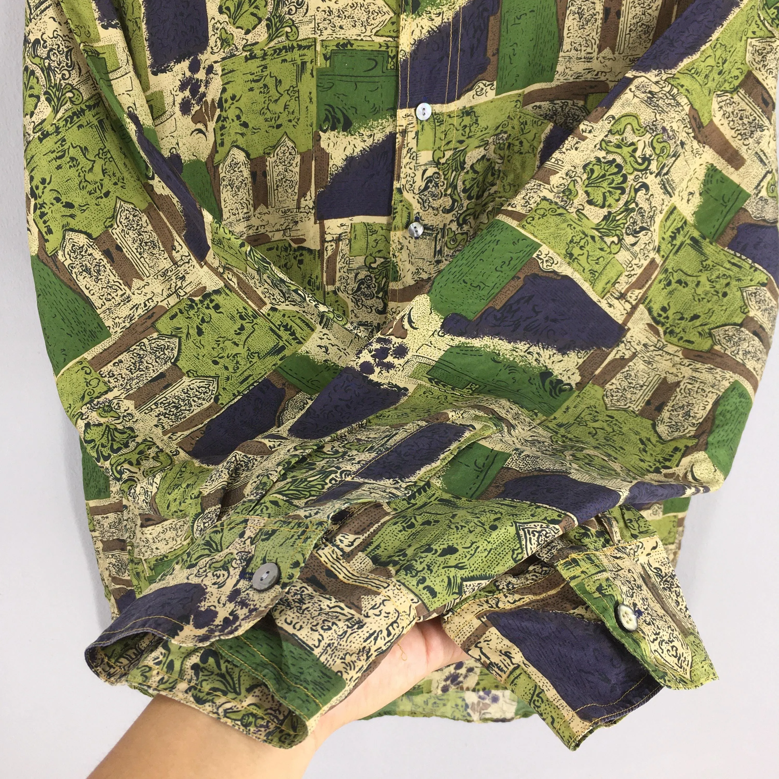 Abstract Pattern Green Shirt Medium