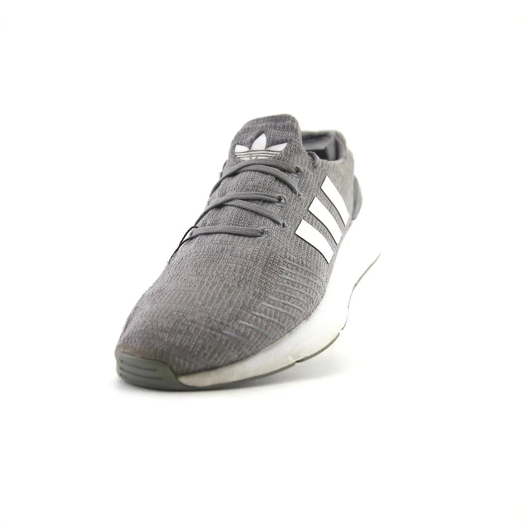 ADIDAS  SWIFT RUN 22