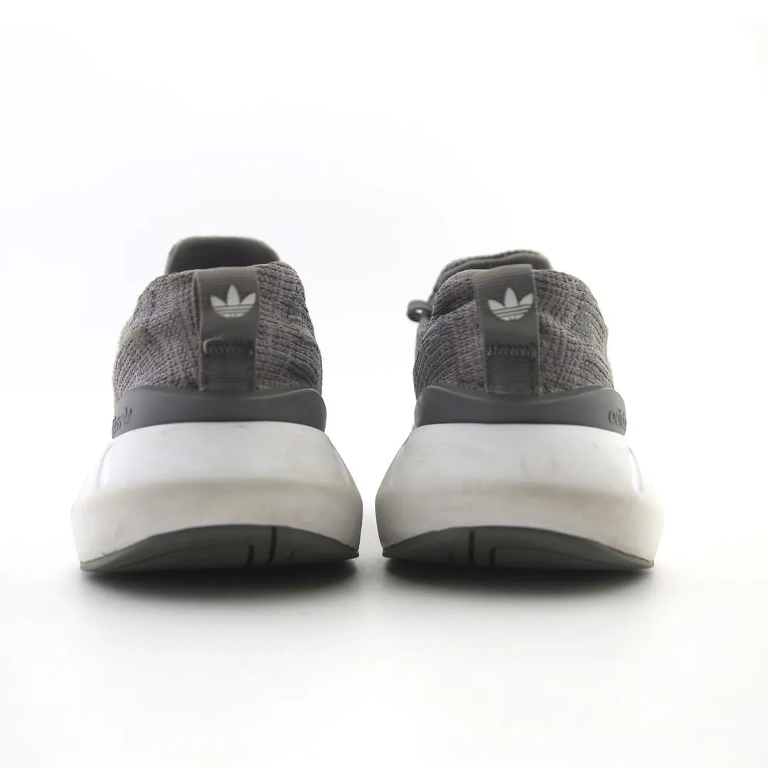 ADIDAS  SWIFT RUN 22