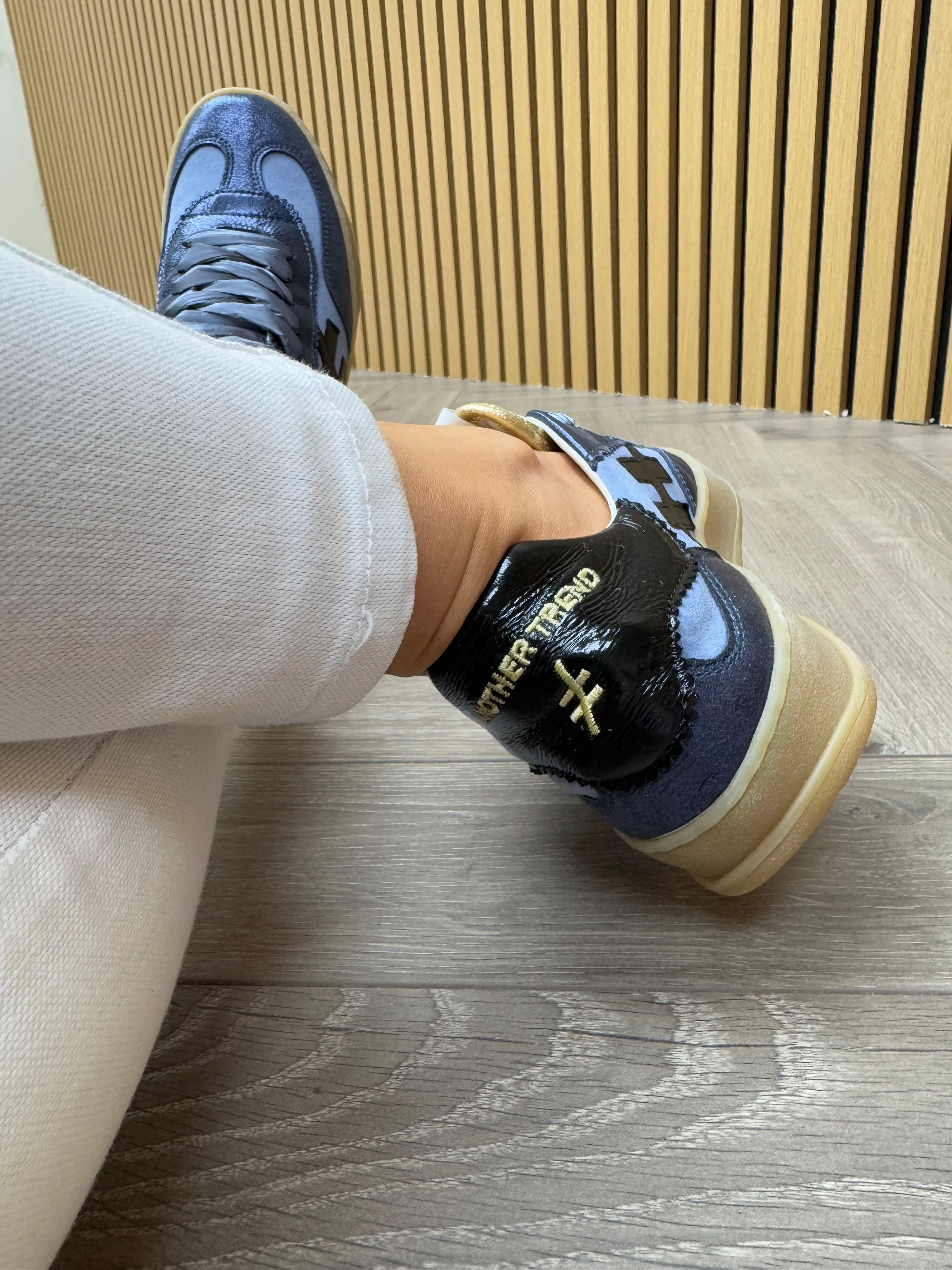 Another Trend (SS25) Lace Up Trainer With Gum Sole A032 76 C8 - Avalon - (AT20)