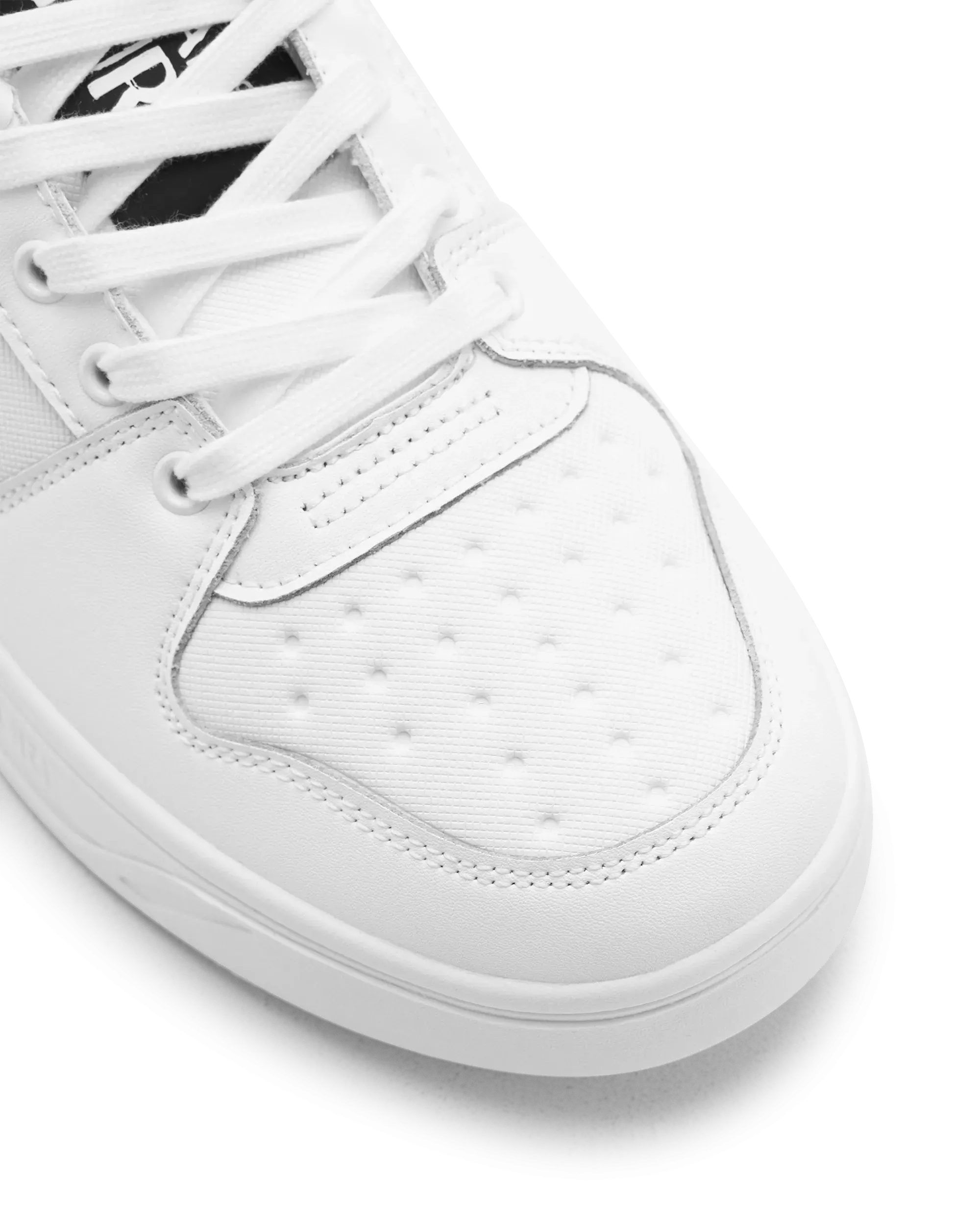 Brooklyn V-Emblem Sneakers