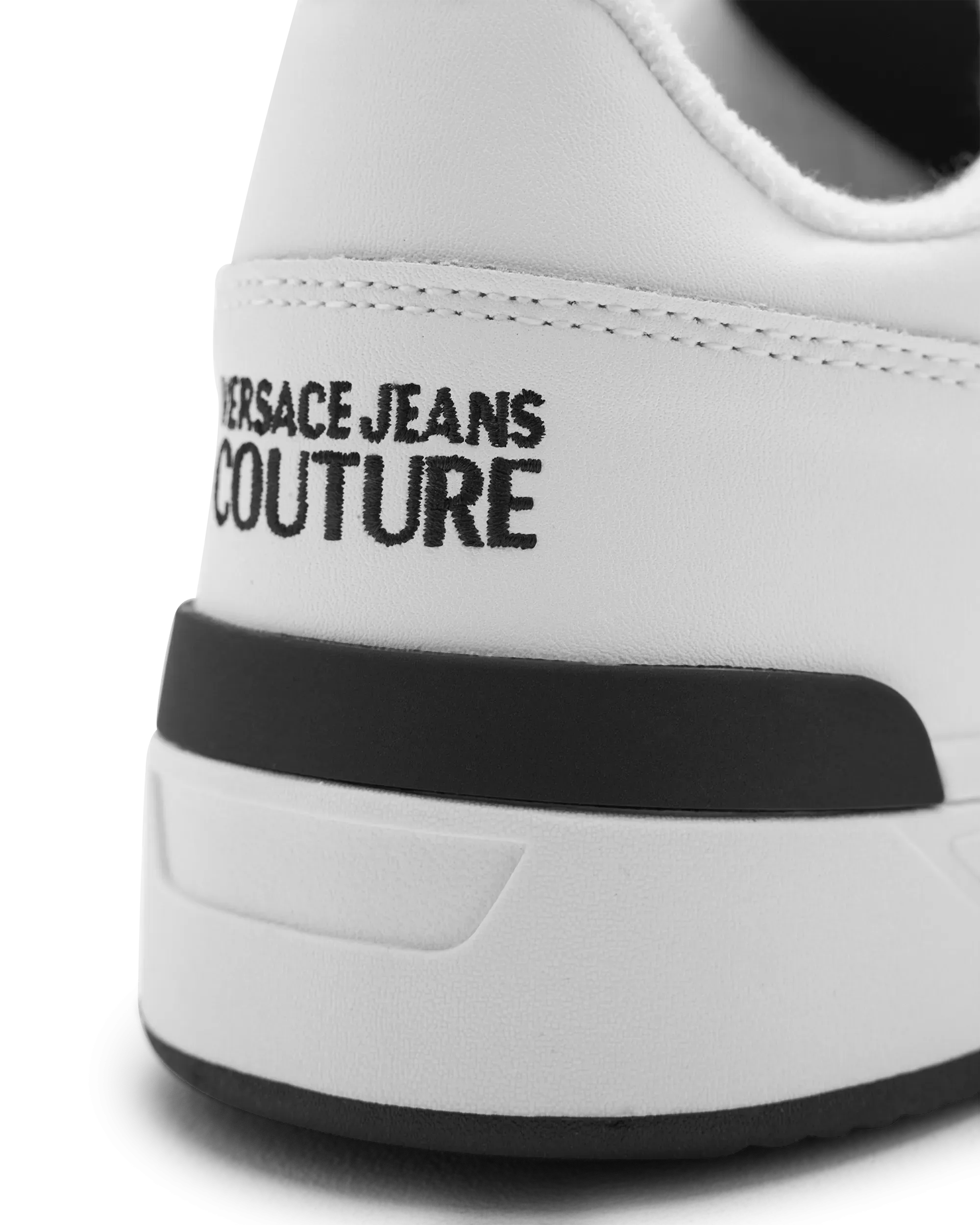 Brooklyn V-Emblem Sneakers
