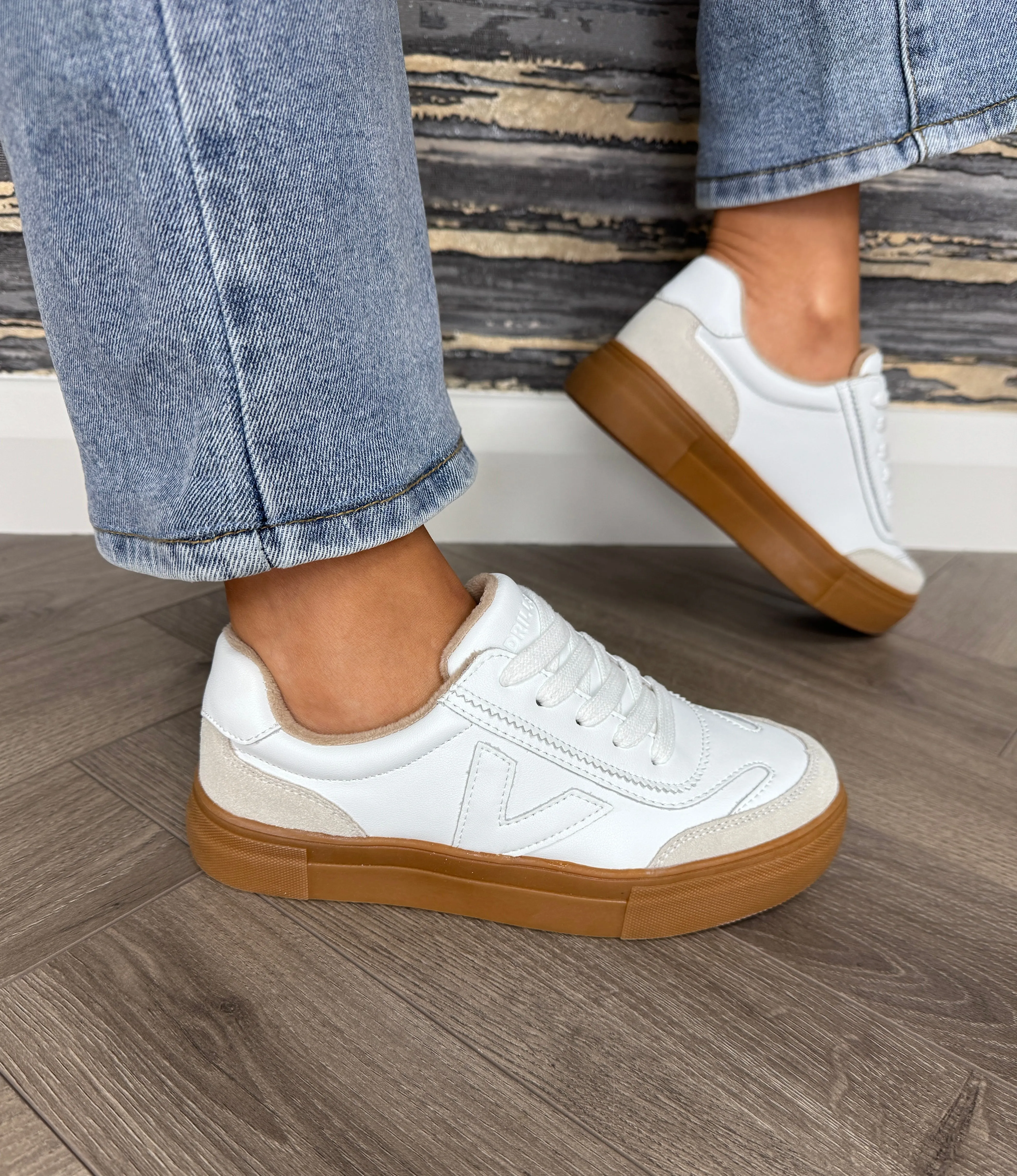 Drilleys ‘Eighty’ Lace Up Trainer With Gum Sole - Flawless White (D20)