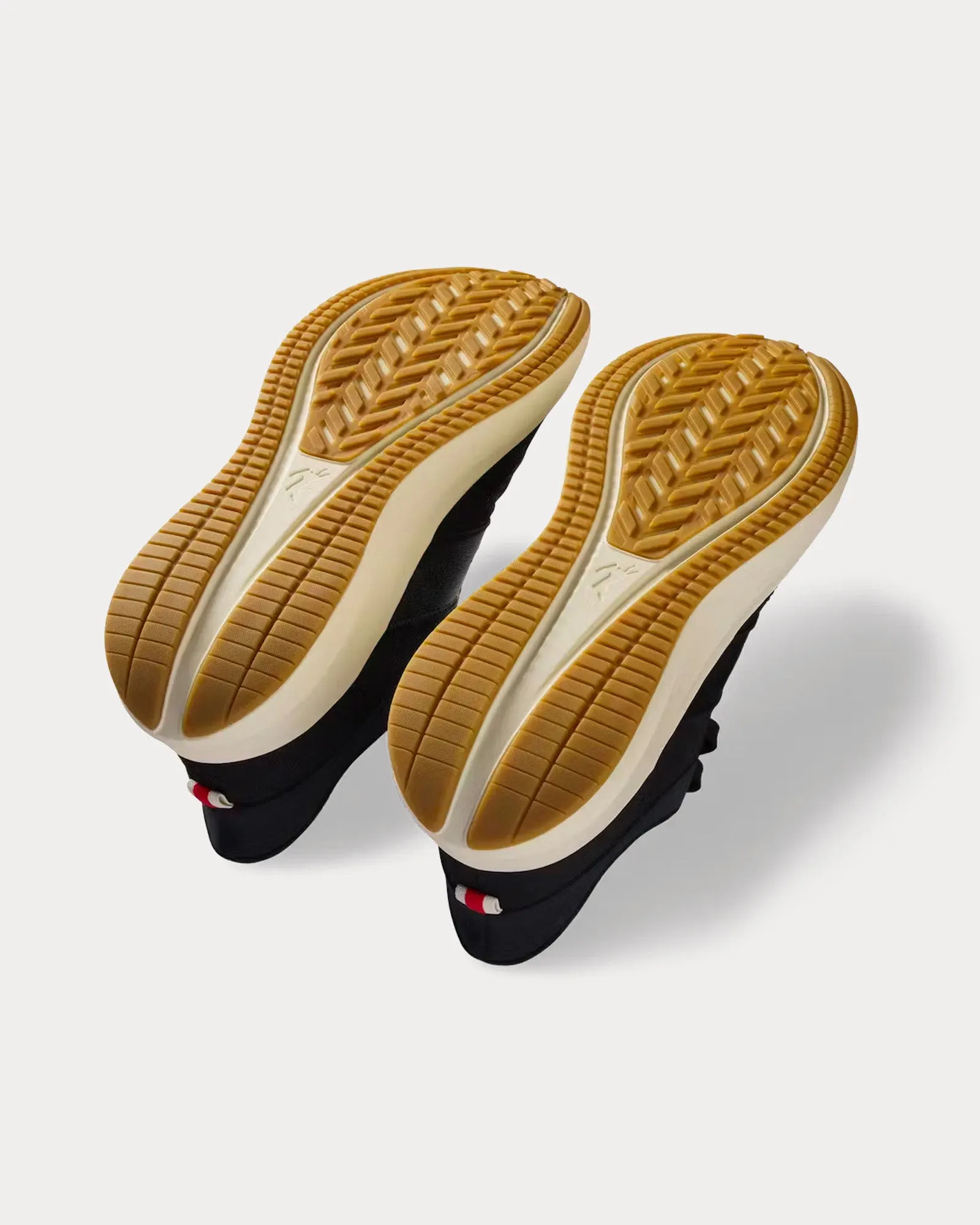 Eliot Runner Black Running Shoes