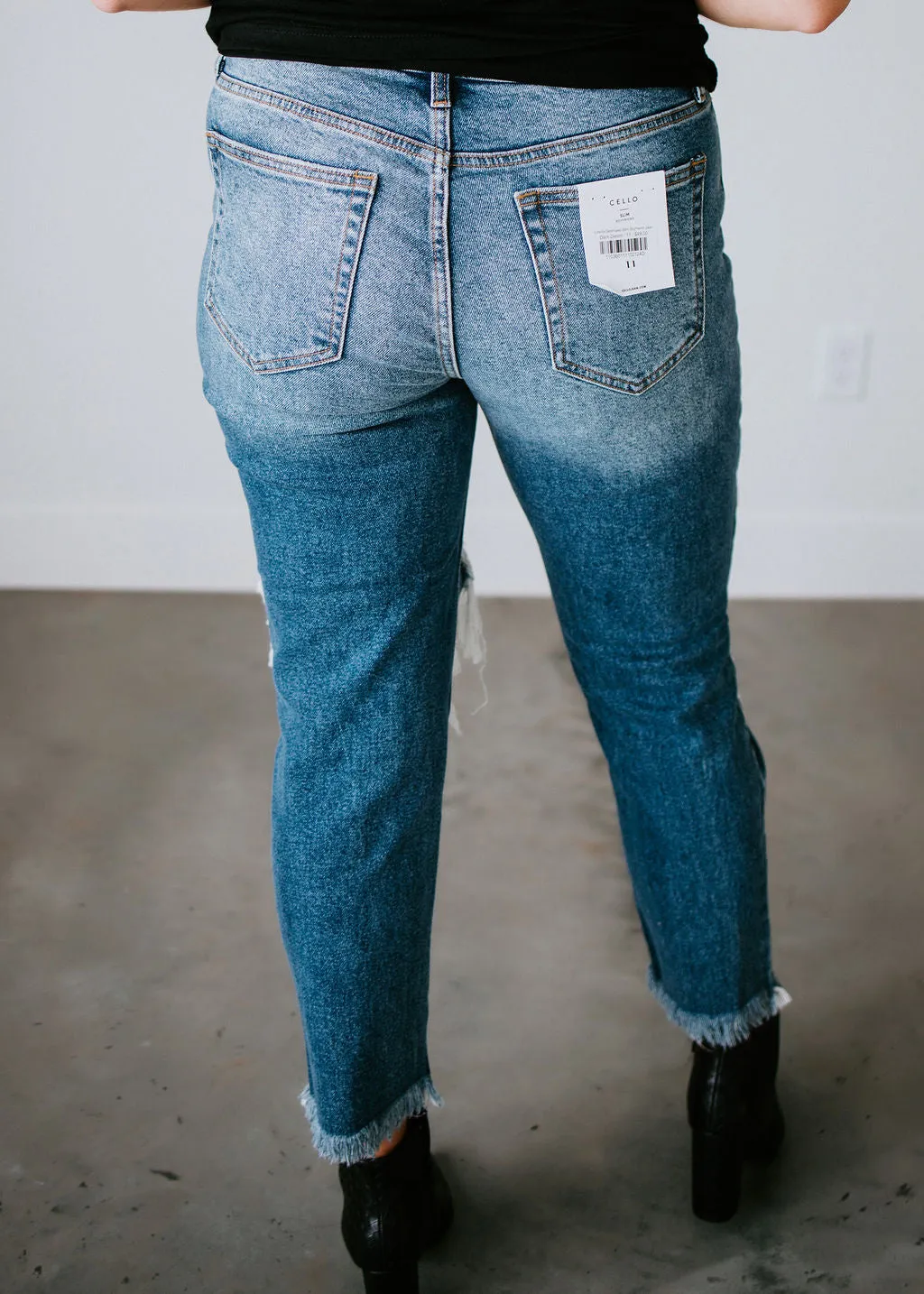 Estella Destroyed Slim Boyfriend Jean