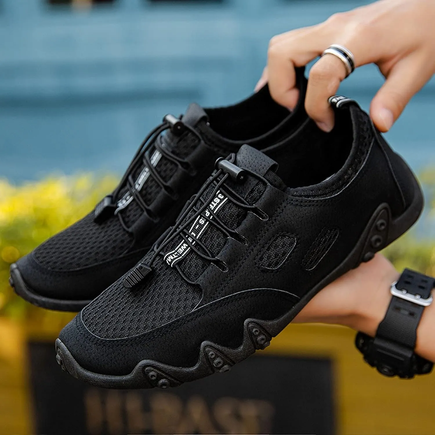 Men's Lightweight Non Slip Barefoot Shoes Business Mesh Breathable Walking Shoe Men's Arch Support Insole Shoes