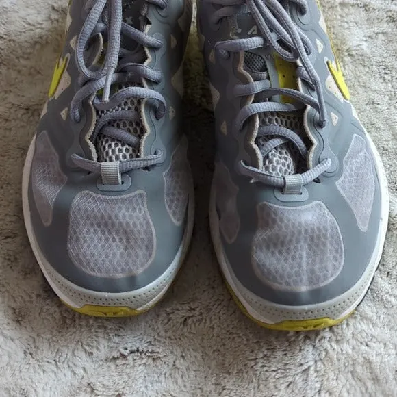 Nike Air Max Genome Mens Sneakers Gray Fog High Voltage Size 8.5 Athletic Shoes
