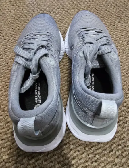 Nike Women's Mens Walking Runners size 9