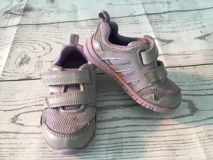 Size 4 1/2 F clarks shoes