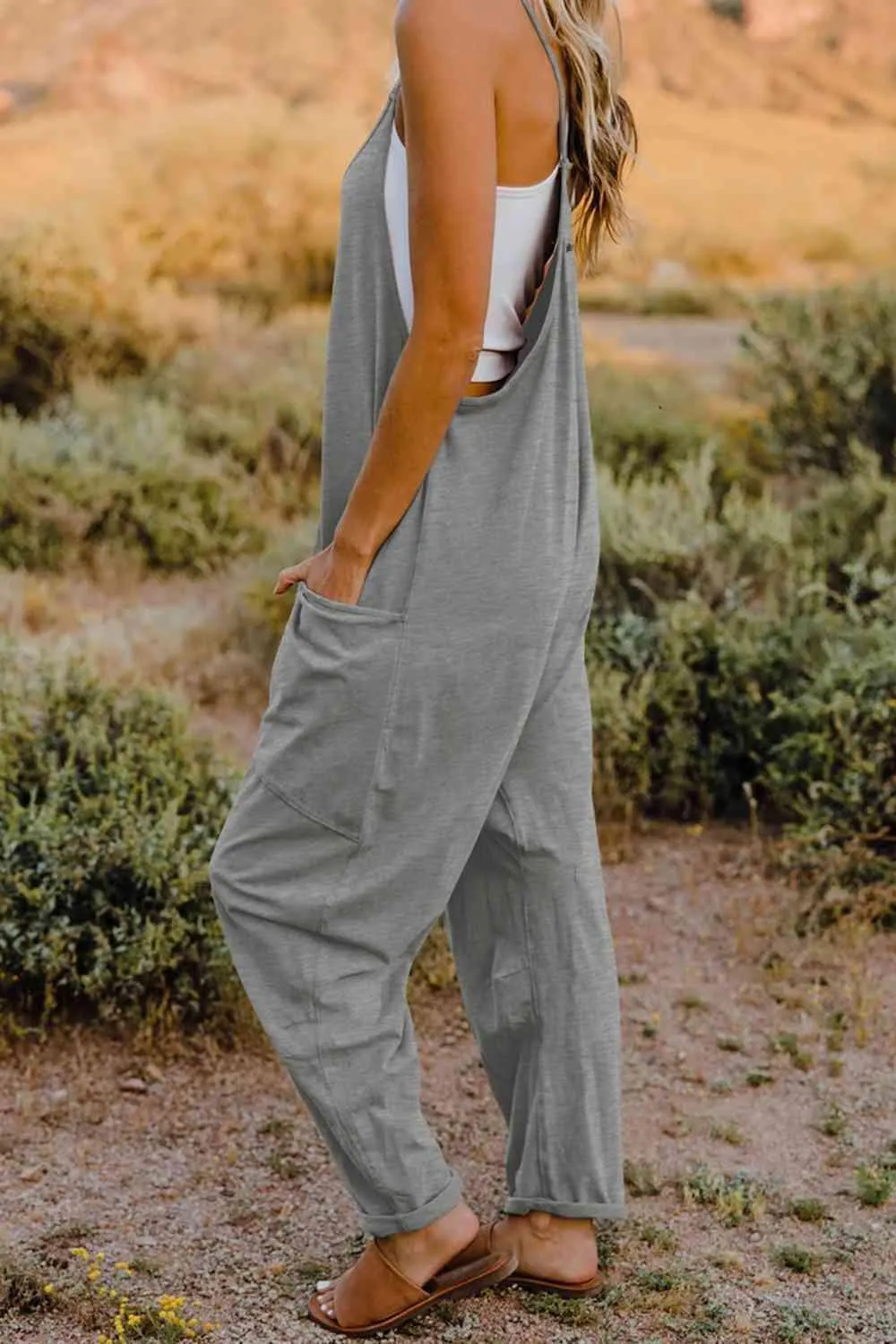Slightly Stretch V-Neck Tapered Overalls