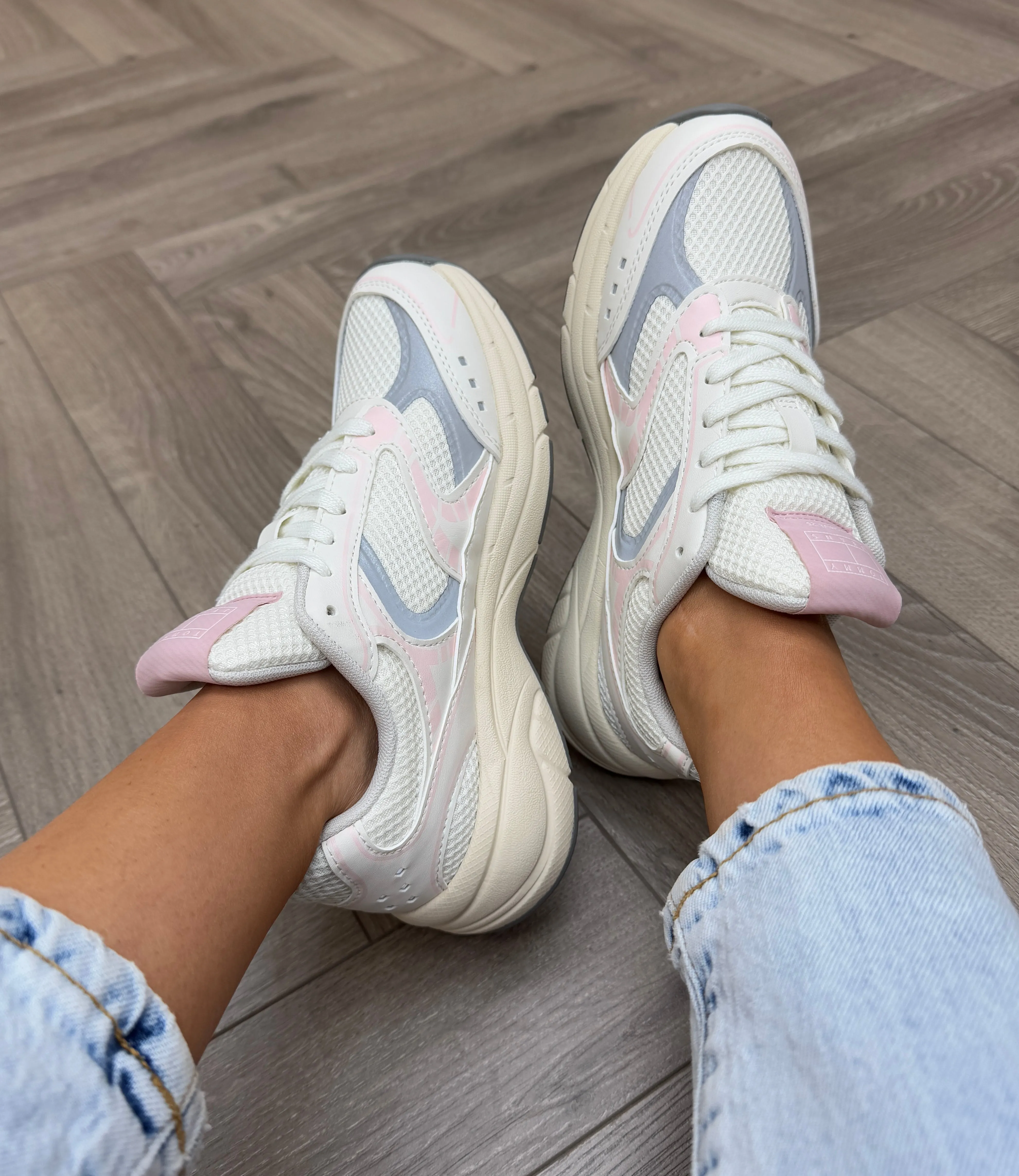 Tommy Hilfiger (SS25) Lace Up Runner EN0EN02745 - Delicate Pink (T38)