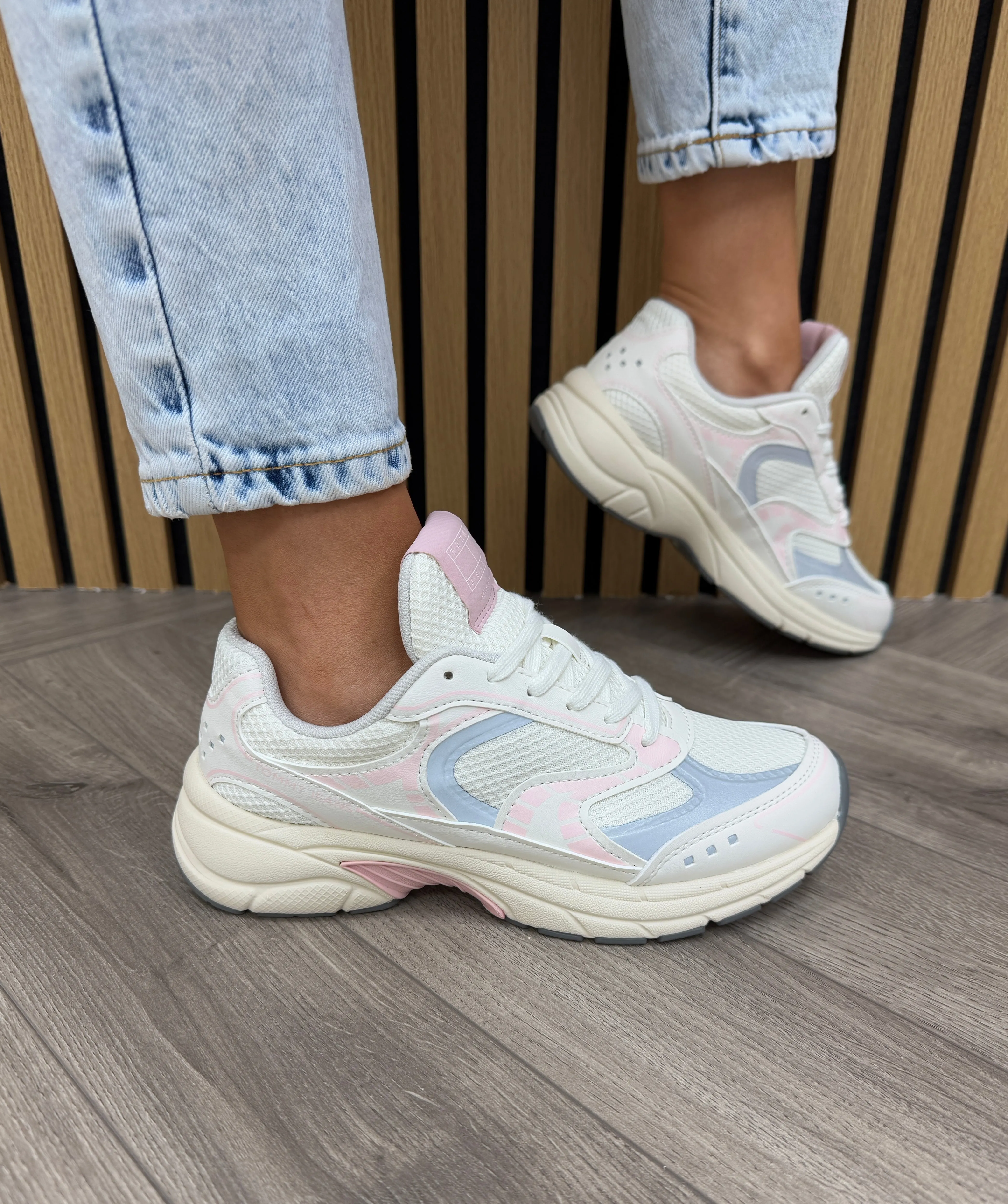 Tommy Hilfiger (SS25) Lace Up Runner EN0EN02745 - Delicate Pink (T38)