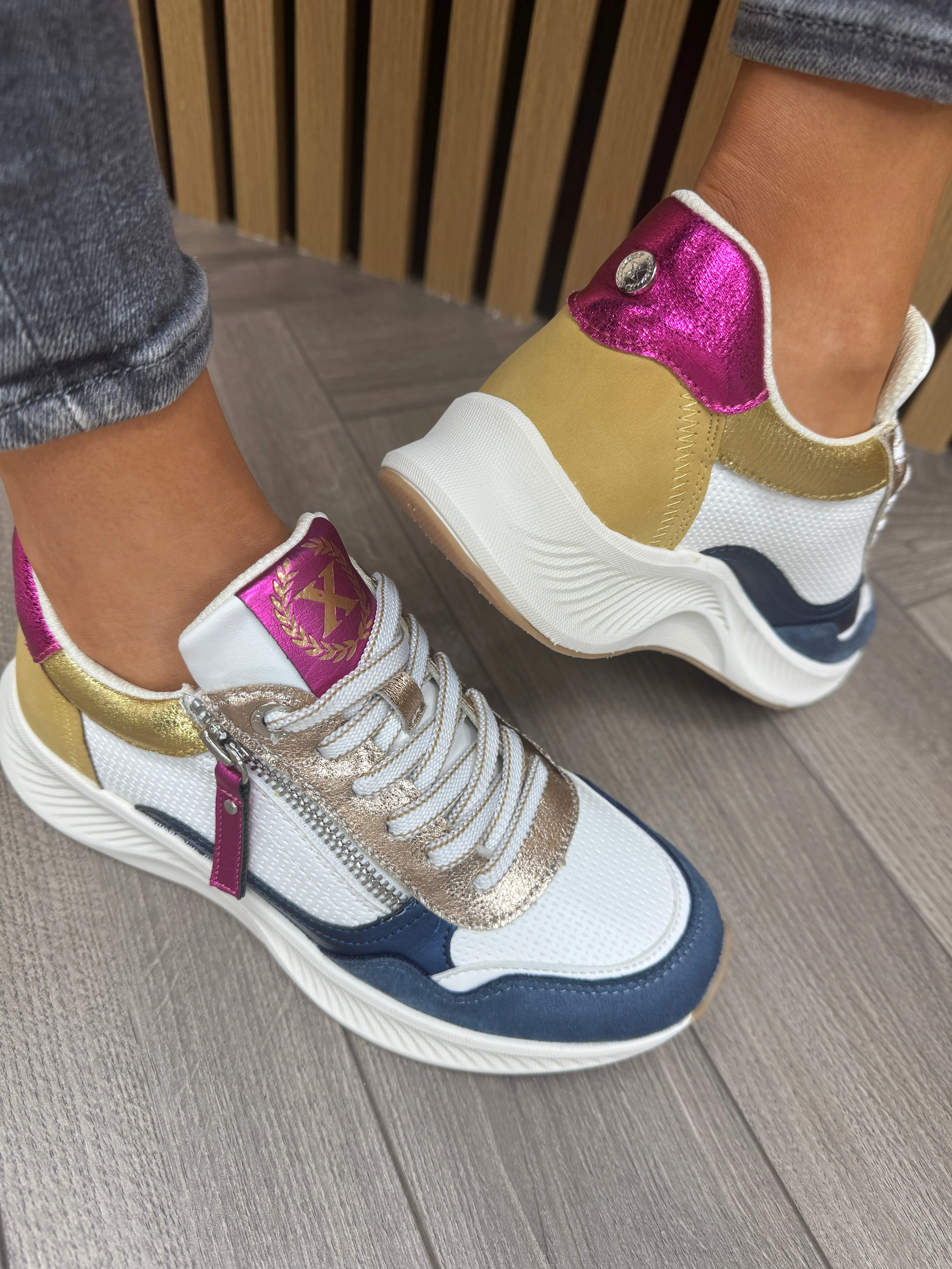 XTI 143928 (SS25) Lace Up Trainer with Coloured Inserts - Jeans (X12)
