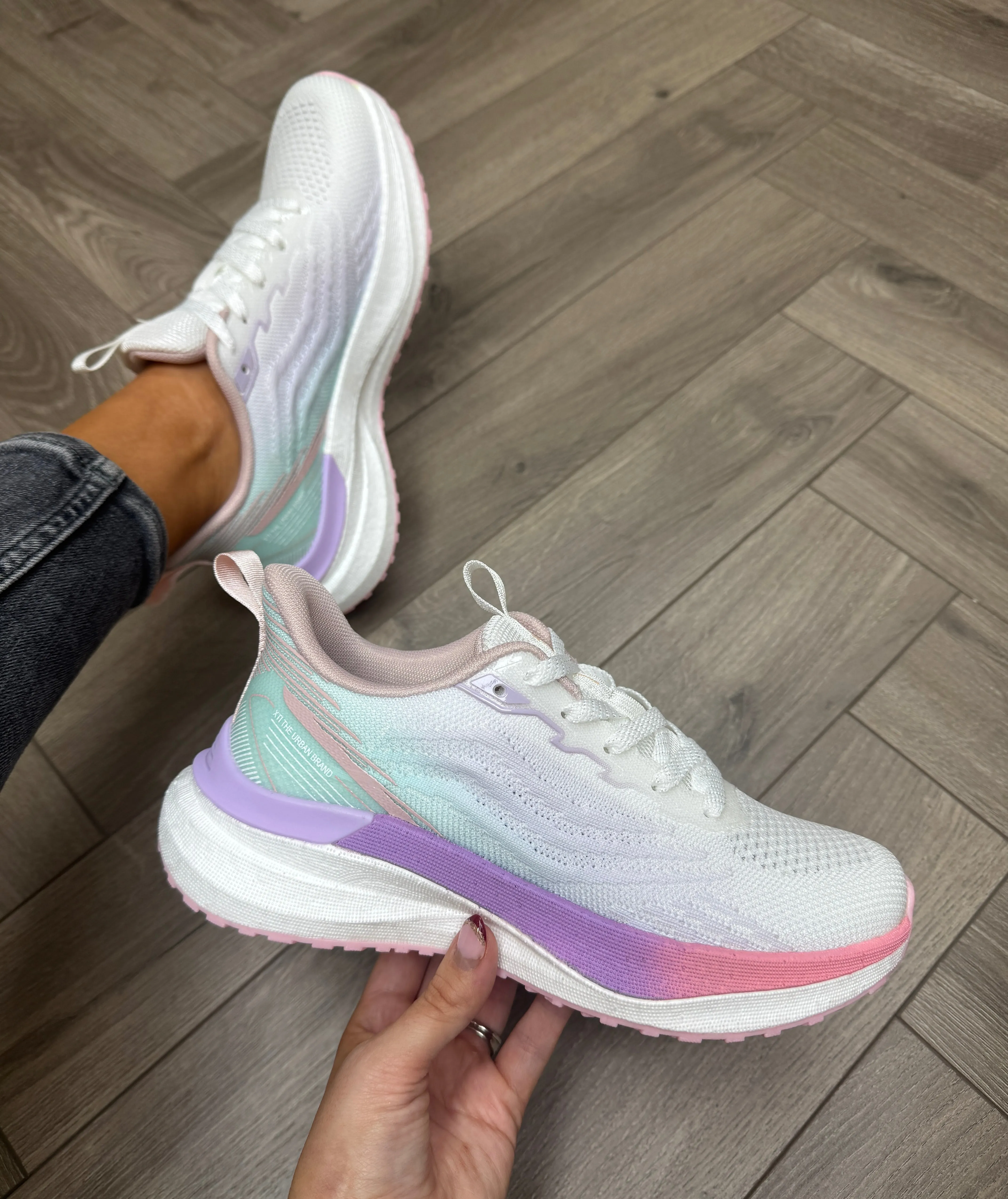 XTI (SS25) Knitted Runner with Pastel Ombre 144043 - Blanco (X3)