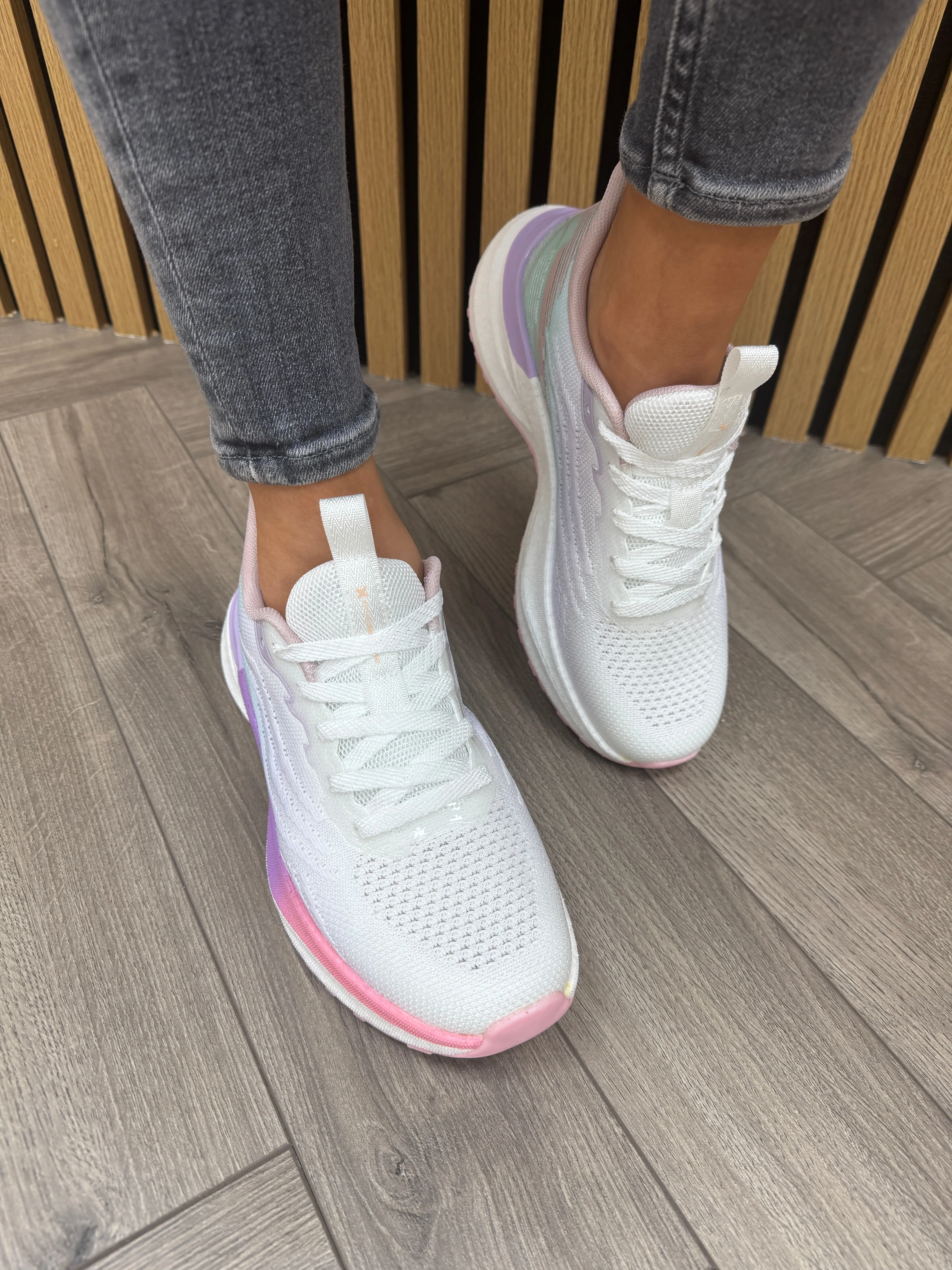 XTI (SS25) Knitted Runner with Pastel Ombre 144043 - Blanco (X3)